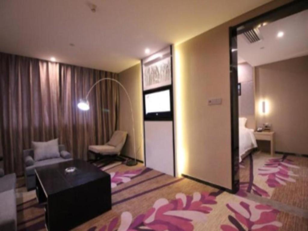 Lavande Hotel Nanchang Ai XI Hu Subway East Station Branch Eksteriør billede