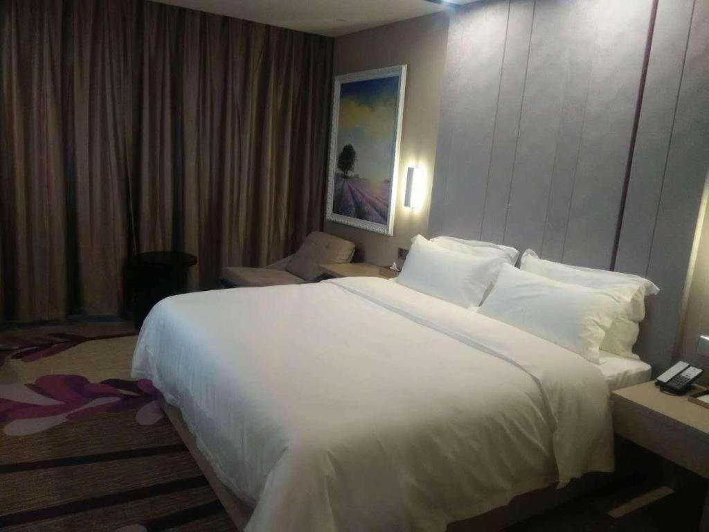 Lavande Hotel Nanchang Ai XI Hu Subway East Station Branch Eksteriør billede